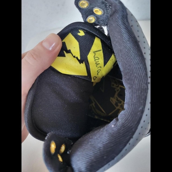 Black and yellow shoes - Picture 4 of 4